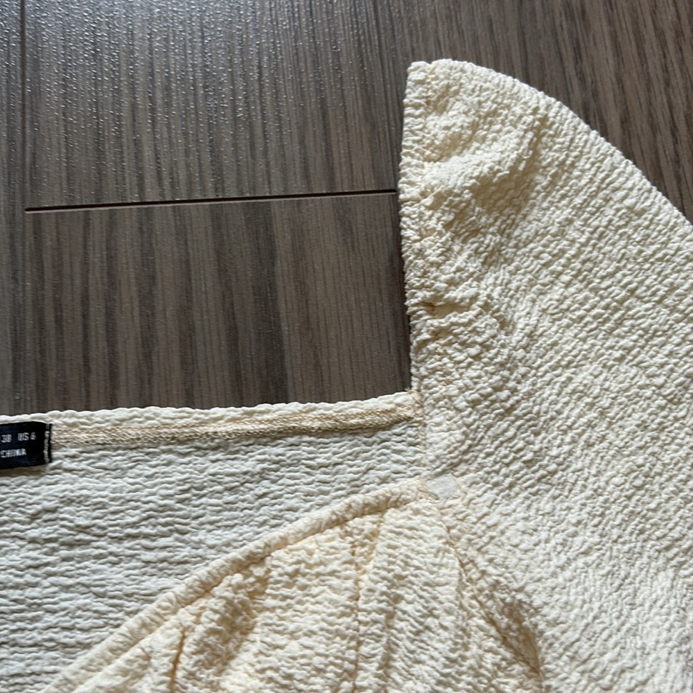 Cream Textured Puff Sleeve Cropped Blouse - Picture 5 of 5
